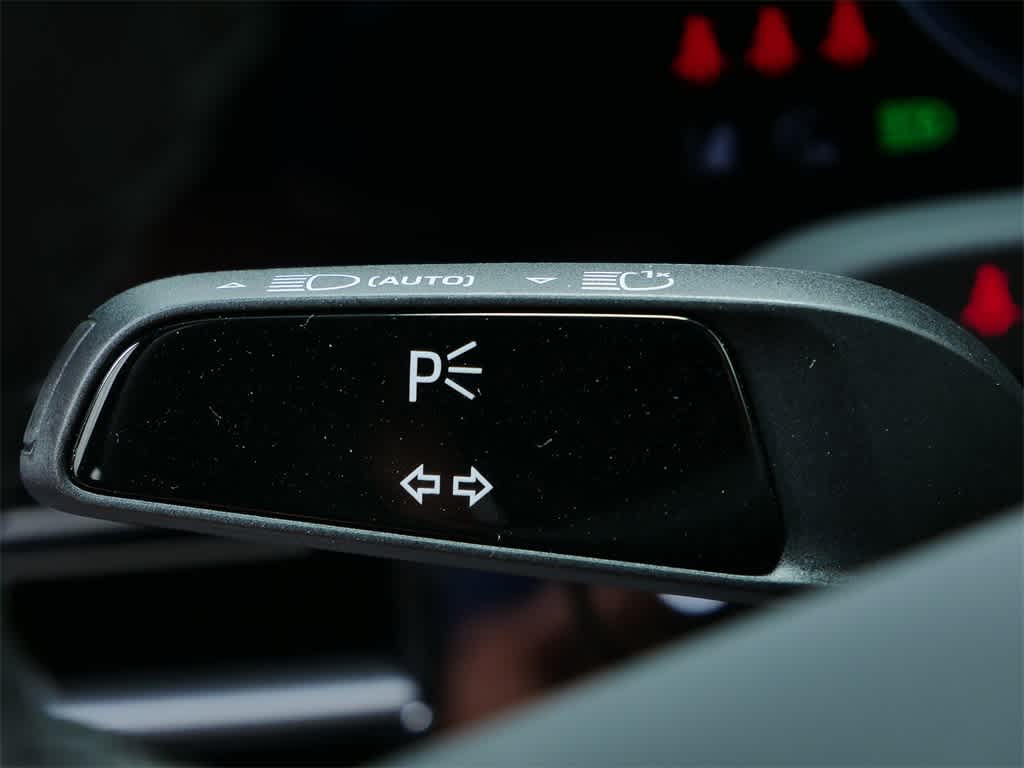 Thumbnail: 2025 Porsche Taycan - 22