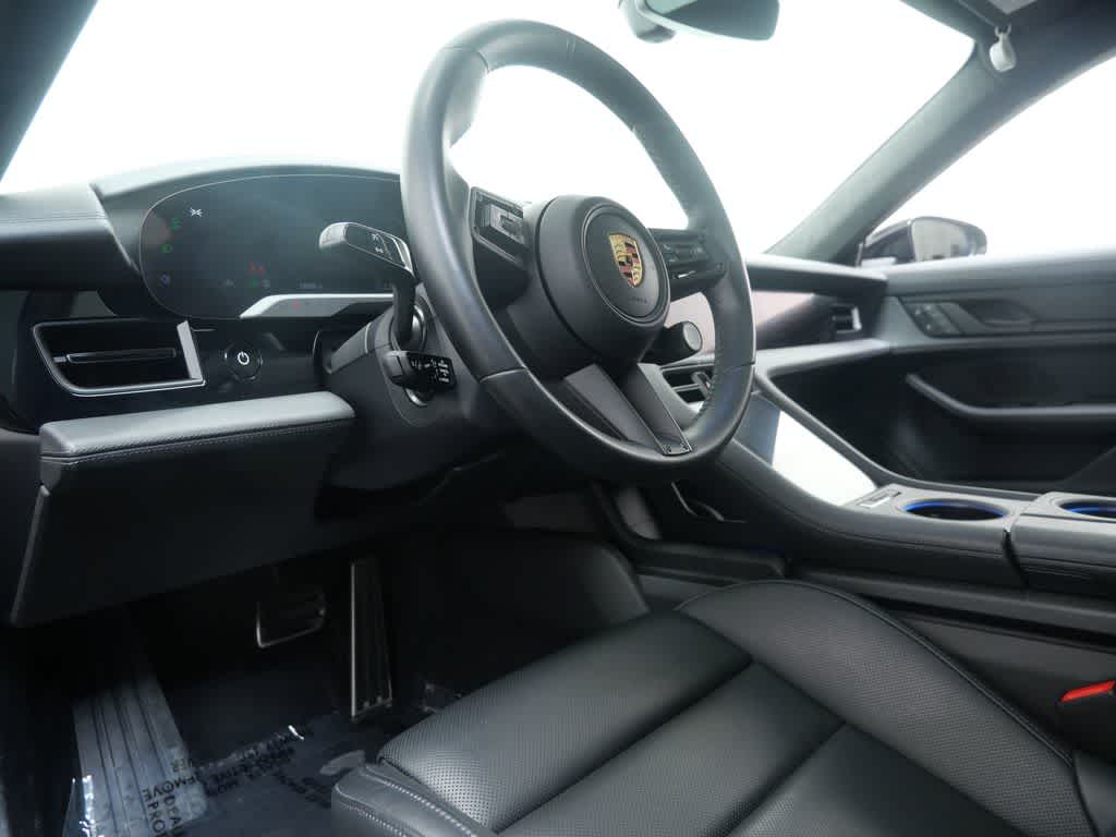 Thumbnail: 2023 Porsche Taycan - 4