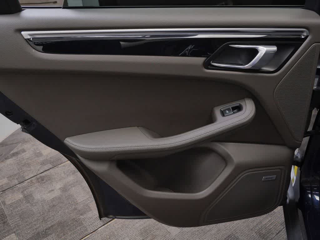 Thumbnail: 2018 Porsche Macan - 13