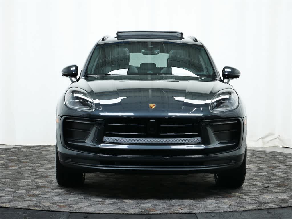 Thumbnail: 2025 Porsche Macan - 10