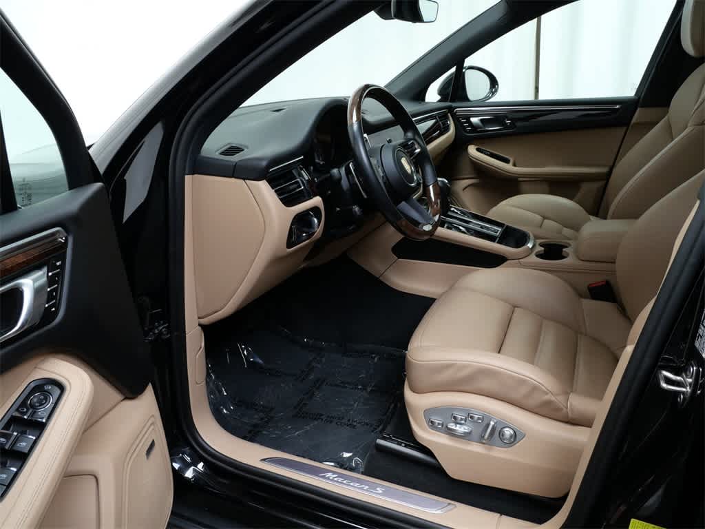 Thumbnail: 2024 Porsche Macan - 5