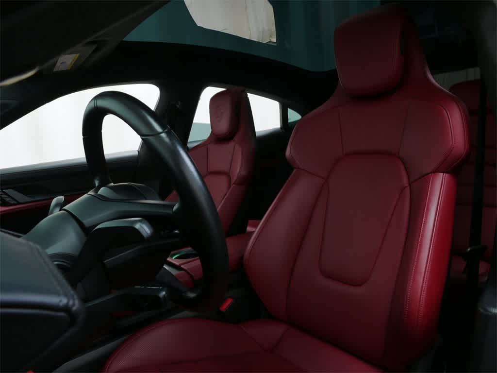 Thumbnail: 2021 Porsche Taycan - 5