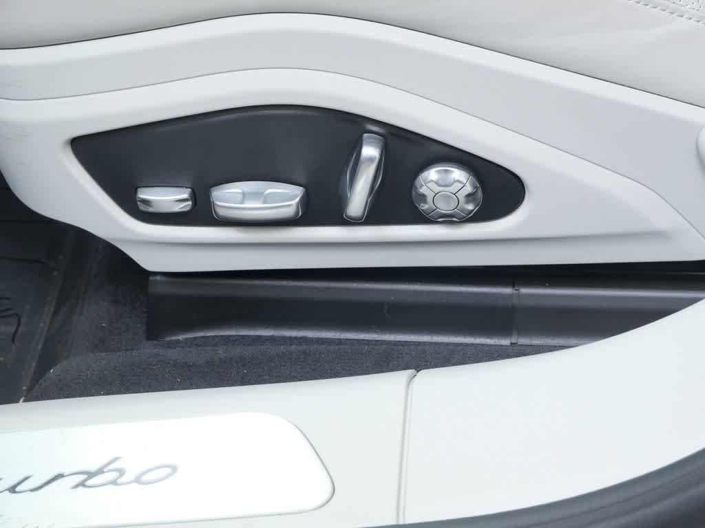 Thumbnail: 2017 Porsche Panamera - 13