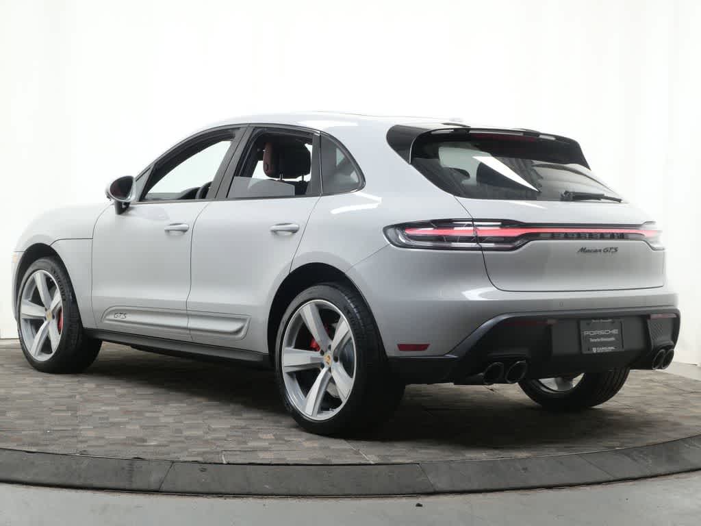 Thumbnail: 2026 Porsche Macan - 3