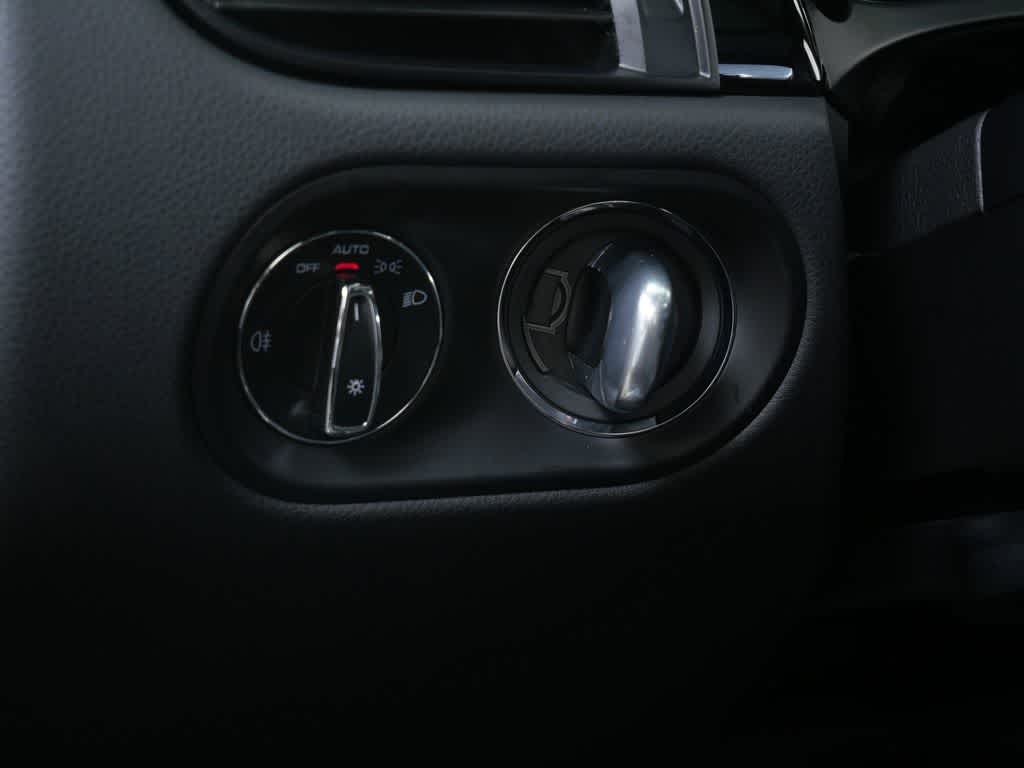 Thumbnail: 2024 Porsche Macan - 18