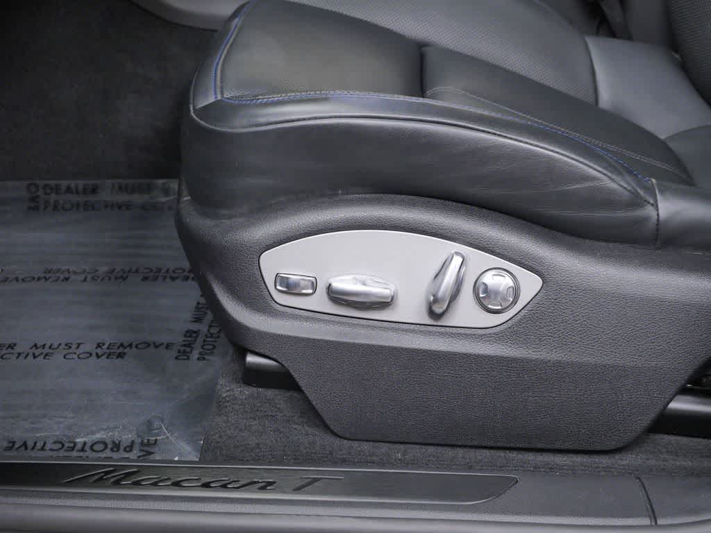 Thumbnail: 2023 Porsche Macan - 12