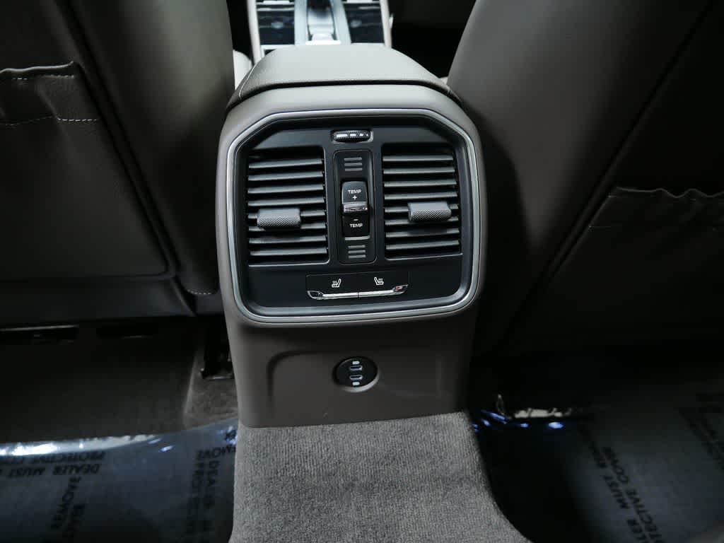 Thumbnail: 2024 Porsche Macan - 14