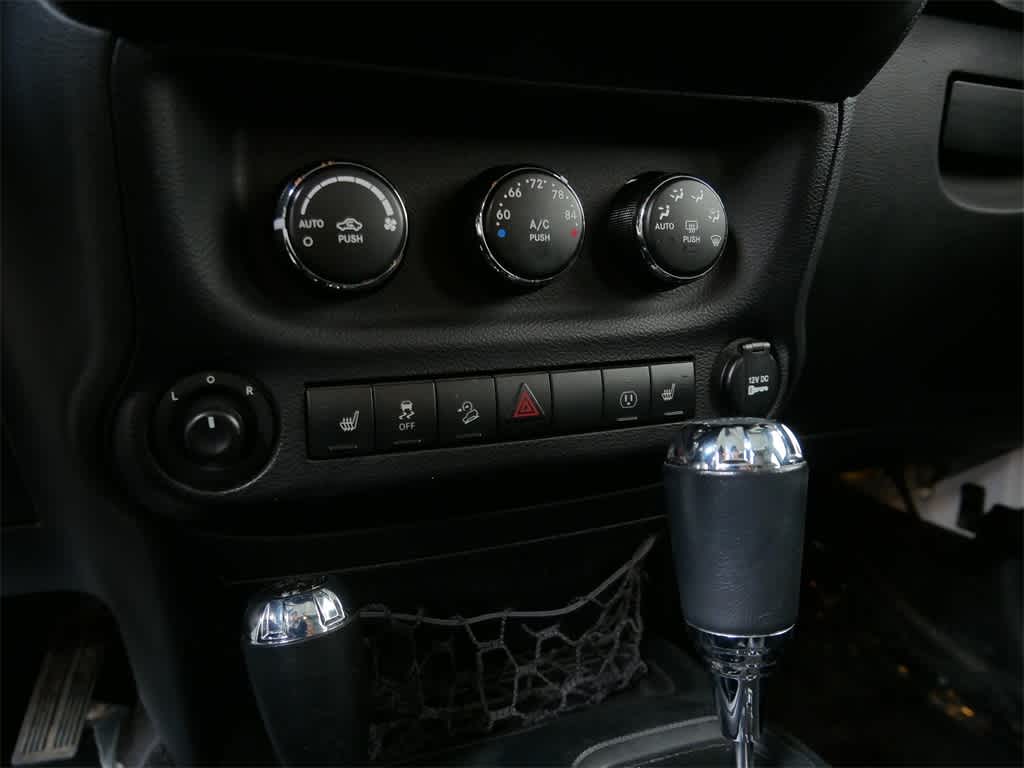 Thumbnail: 2017 Jeep Wrangler - 22