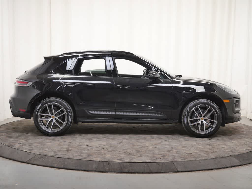 Thumbnail: 2026 Porsche Macan - 8