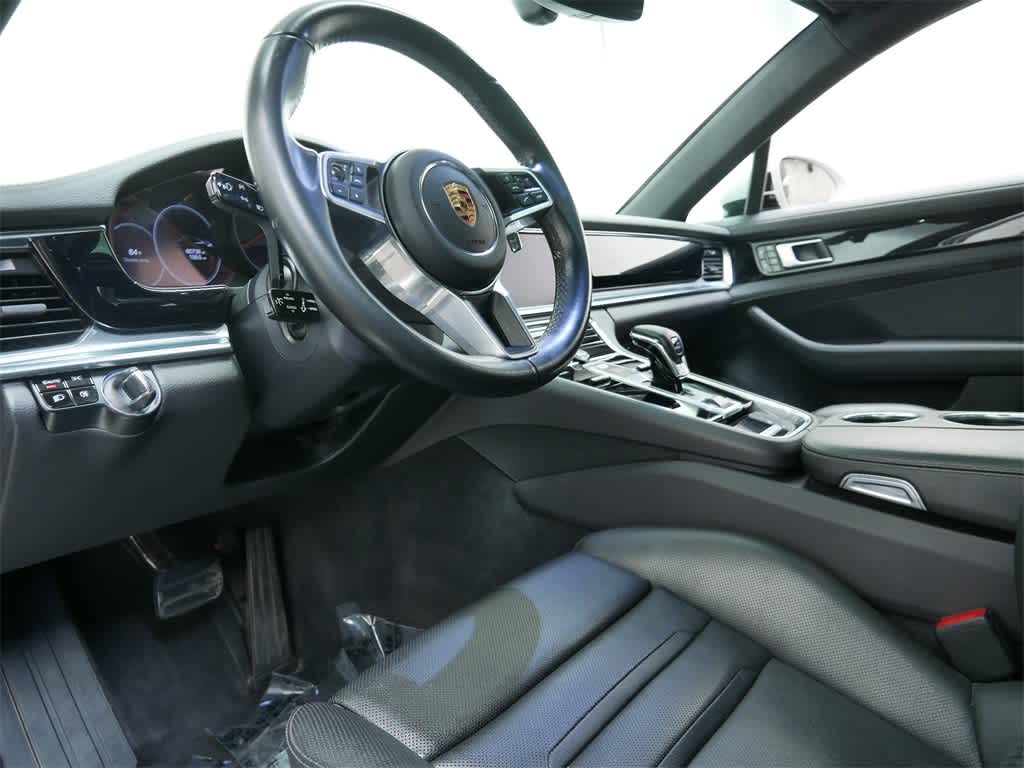Thumbnail: 2020 Porsche Panamera - 4