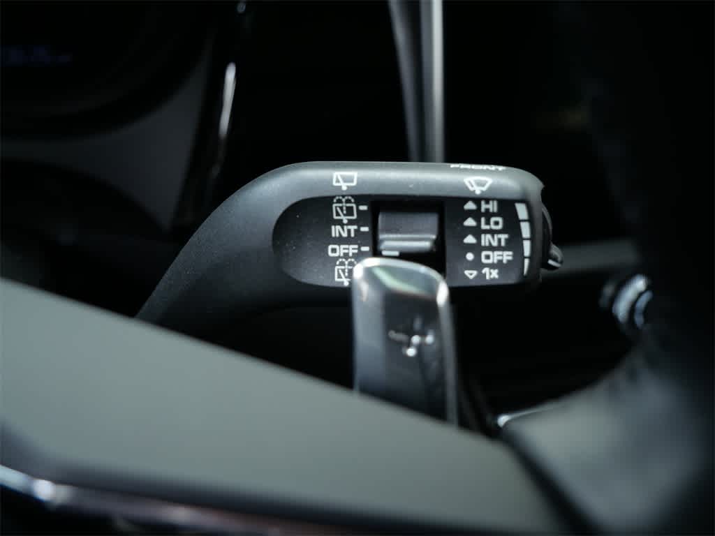 Thumbnail: 2025 Porsche Macan - 22