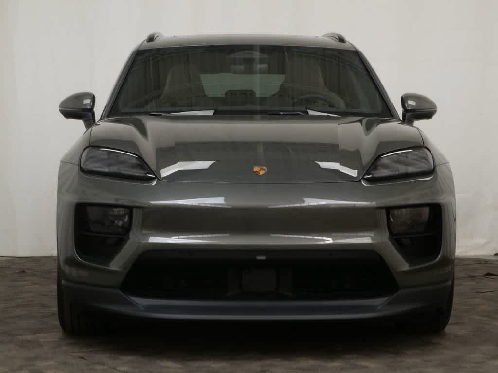 Thumbnail: 2026 Porsche Macan - 10