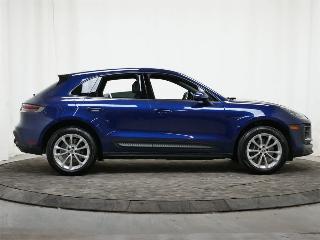 Thumbnail: 2025 Porsche Macan - 8