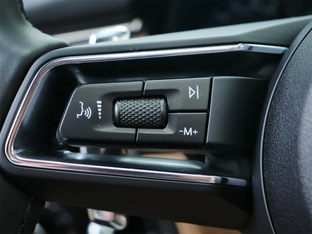 Thumbnail: 2025 Porsche Macan - 20