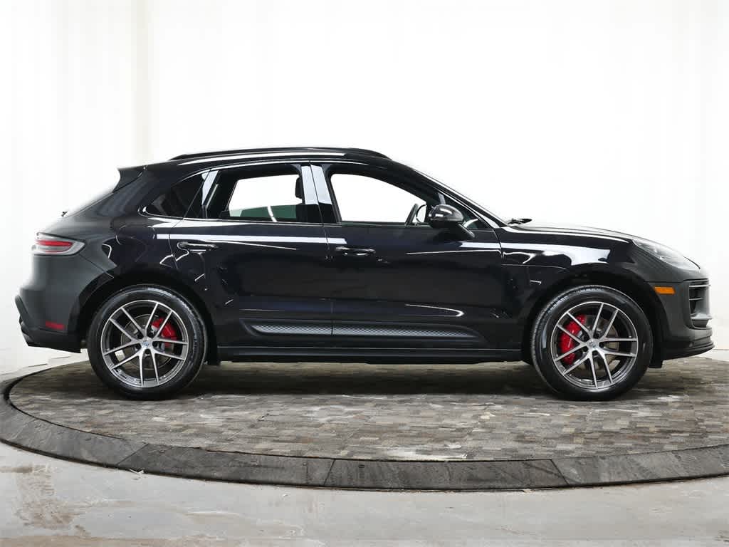 Thumbnail: 2026 Porsche Macan - 8