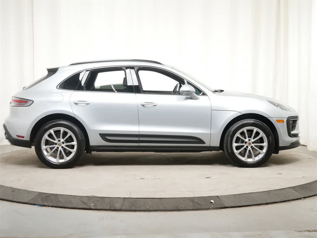 2024 Porsche Macan Base 10