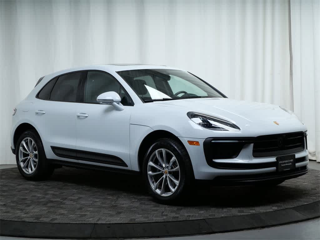 Thumbnail: 2025 Porsche Macan - 7