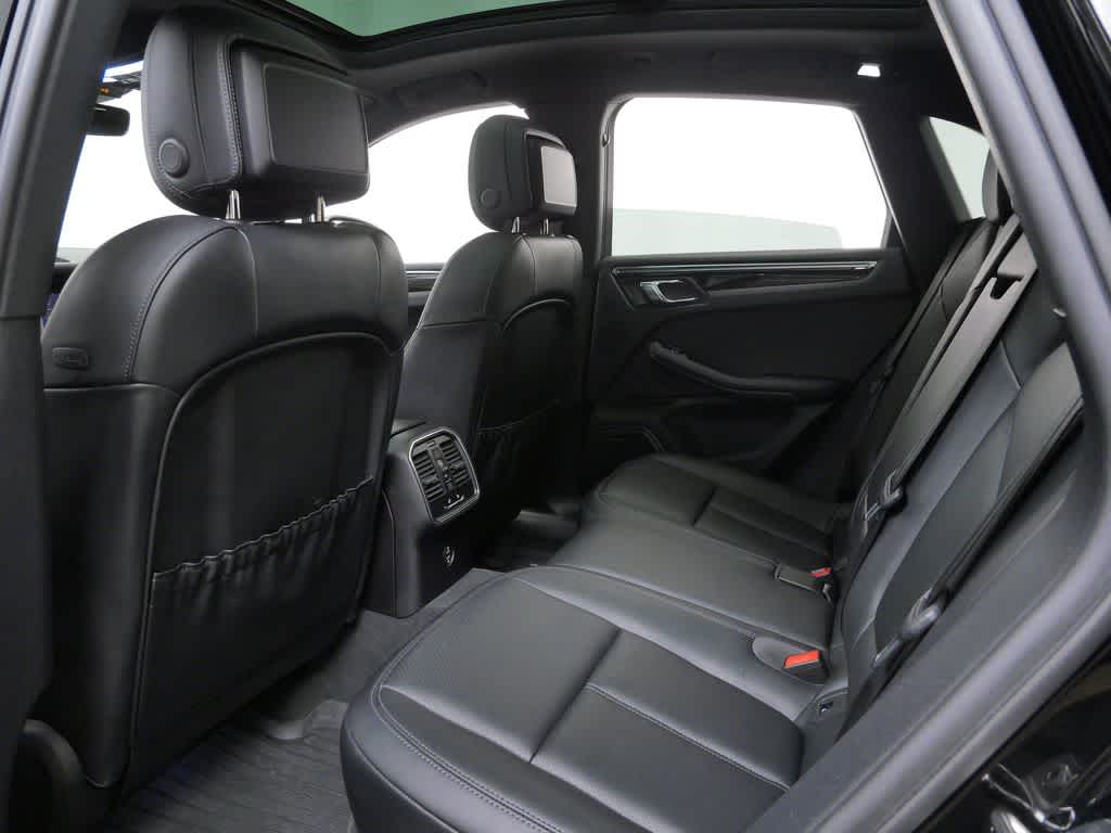 Thumbnail: 2024 Porsche Macan - 14