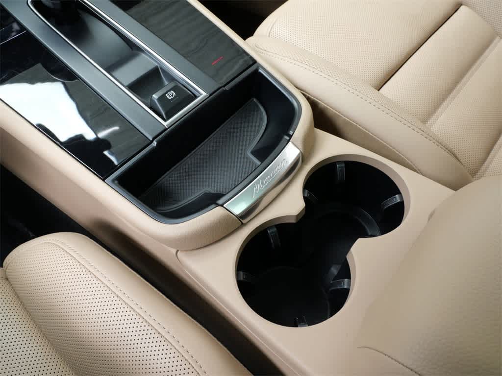 Thumbnail: 2024 Porsche Macan - 23