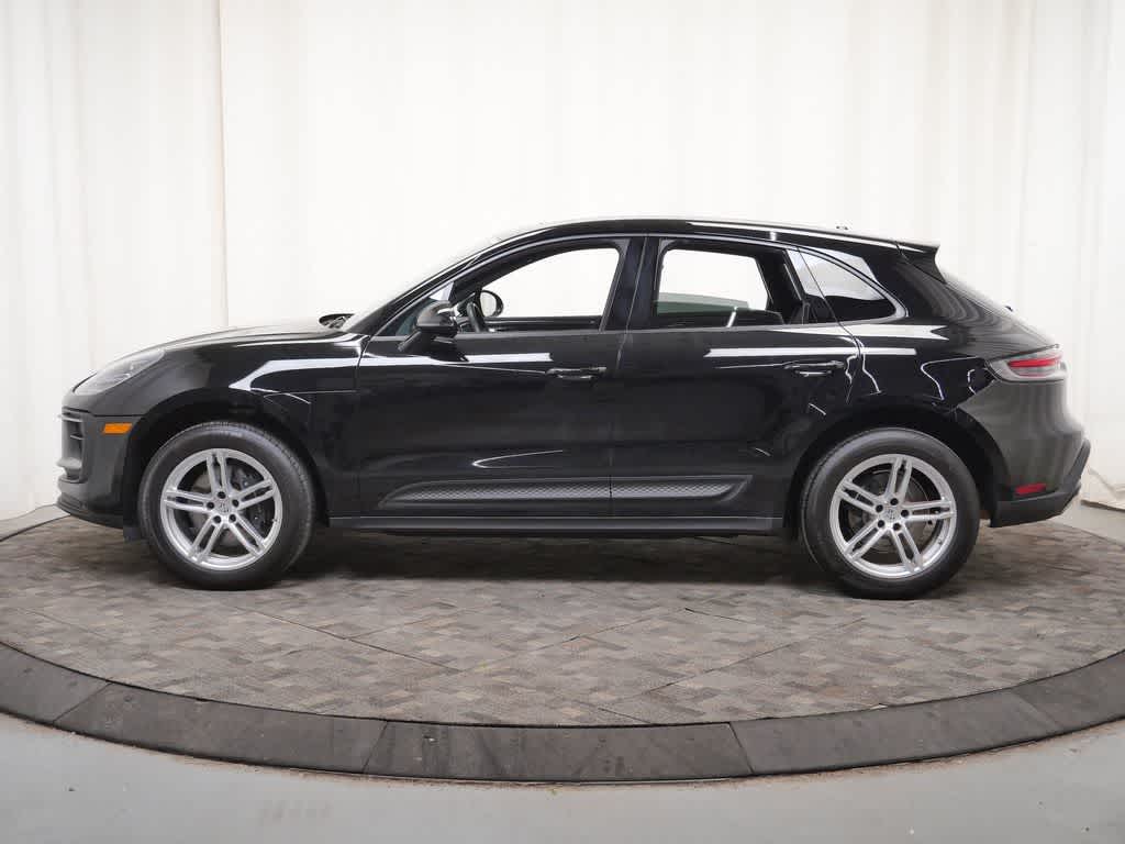 Thumbnail: 2024 Porsche Macan - 2
