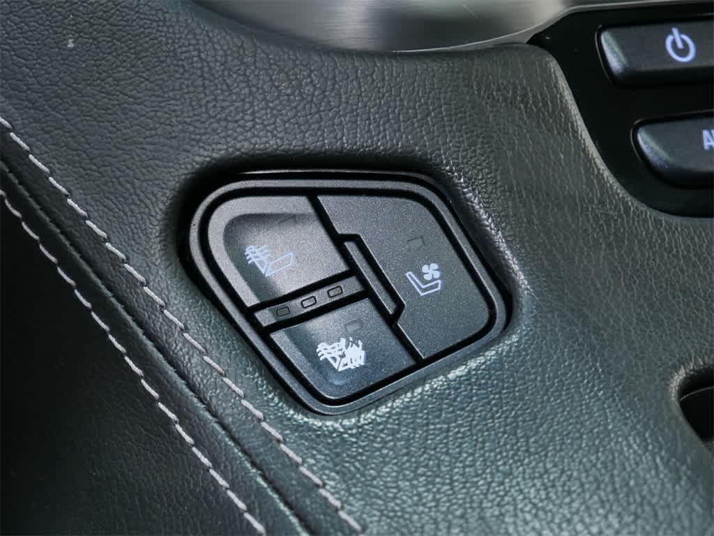 Thumbnail: 2018 GMC Yukon XL - 24