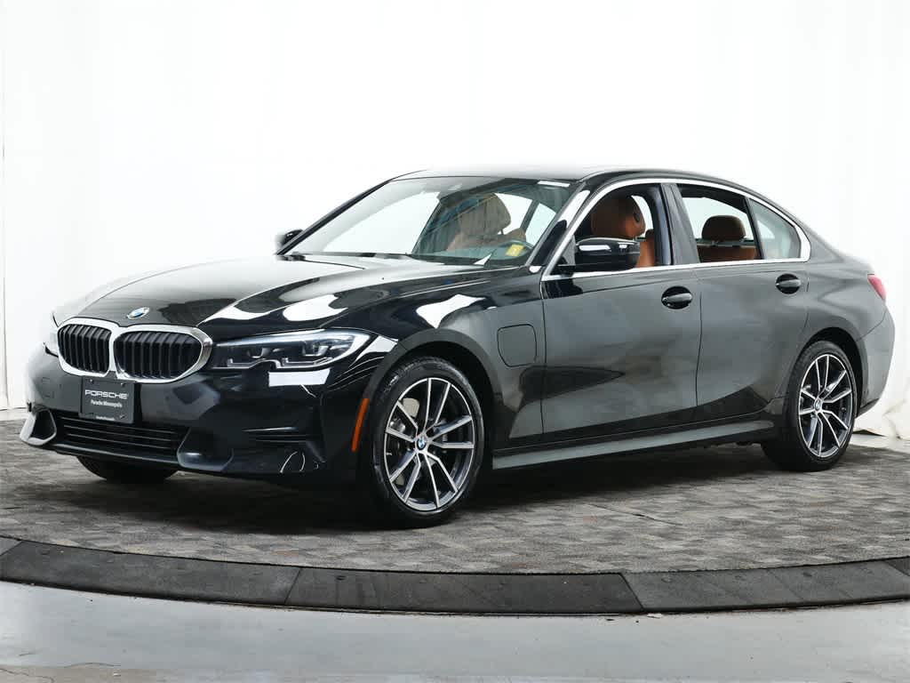 Thumbnail: 2021 BMW 3 Series - 1