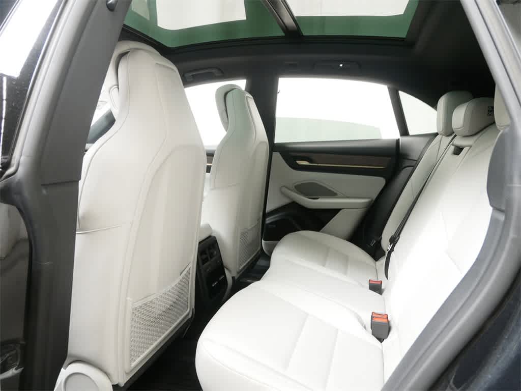 Thumbnail: 2024 Porsche Macan - 13