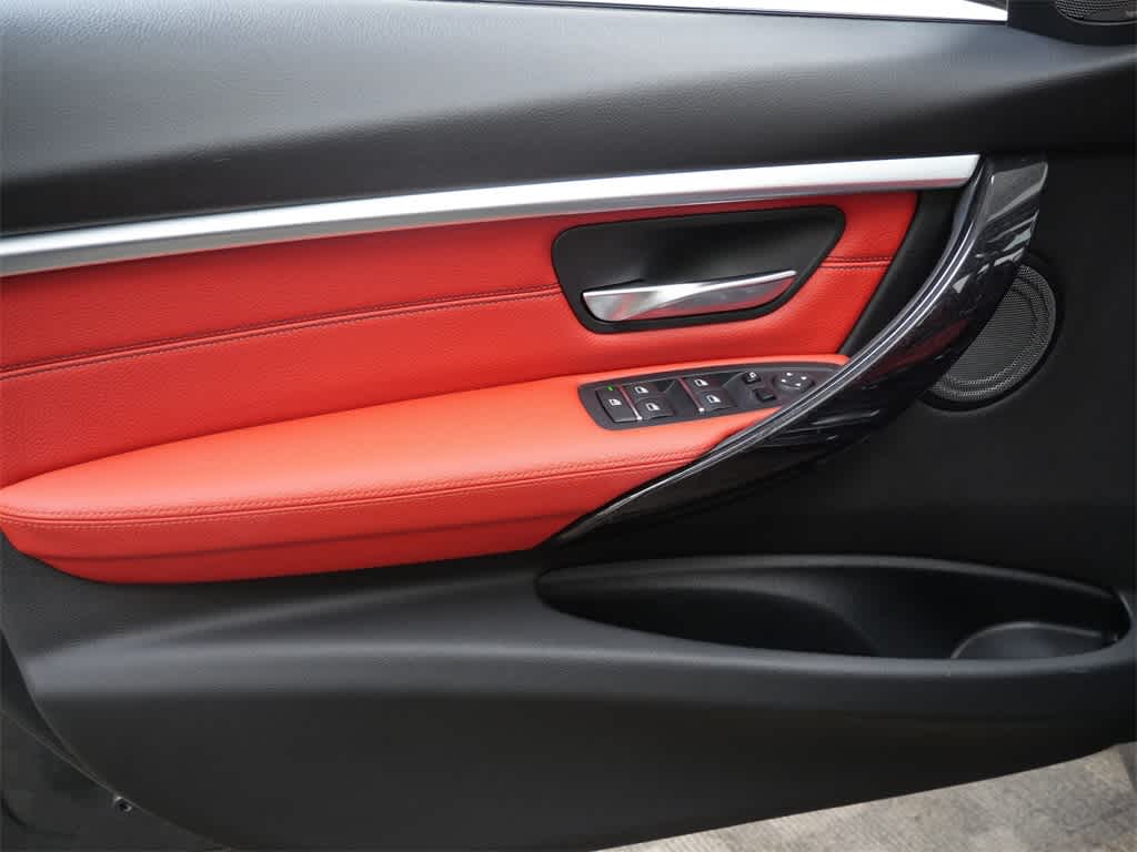 Thumbnail: 2018 BMW 3 Series - 11