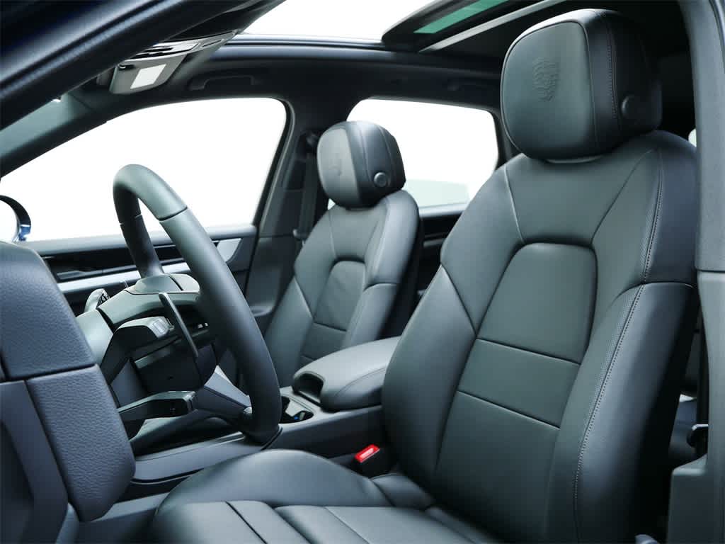 Thumbnail: 2025 Porsche Cayenne - 5