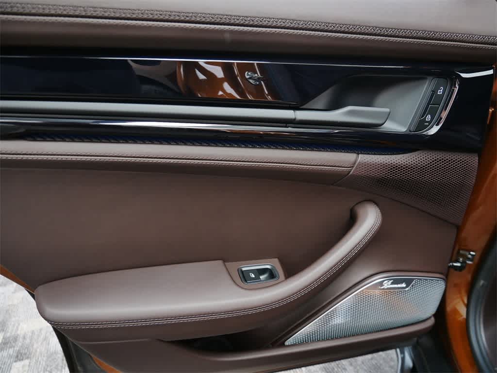 Thumbnail: 2025 Porsche Panamera - 15