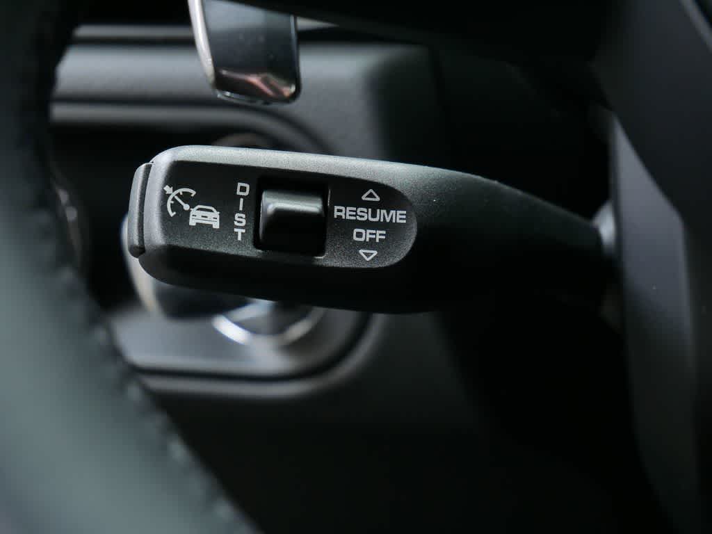 Thumbnail: 2025 Porsche Macan - 19