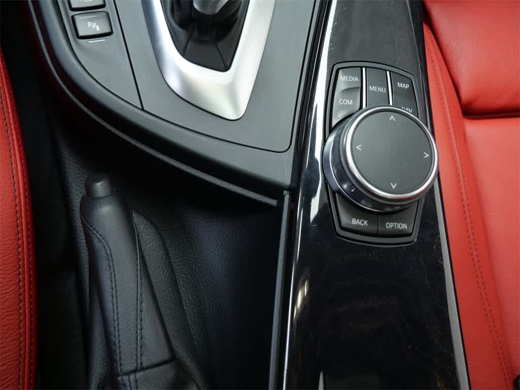 Thumbnail: 2018 BMW 3 Series - 23