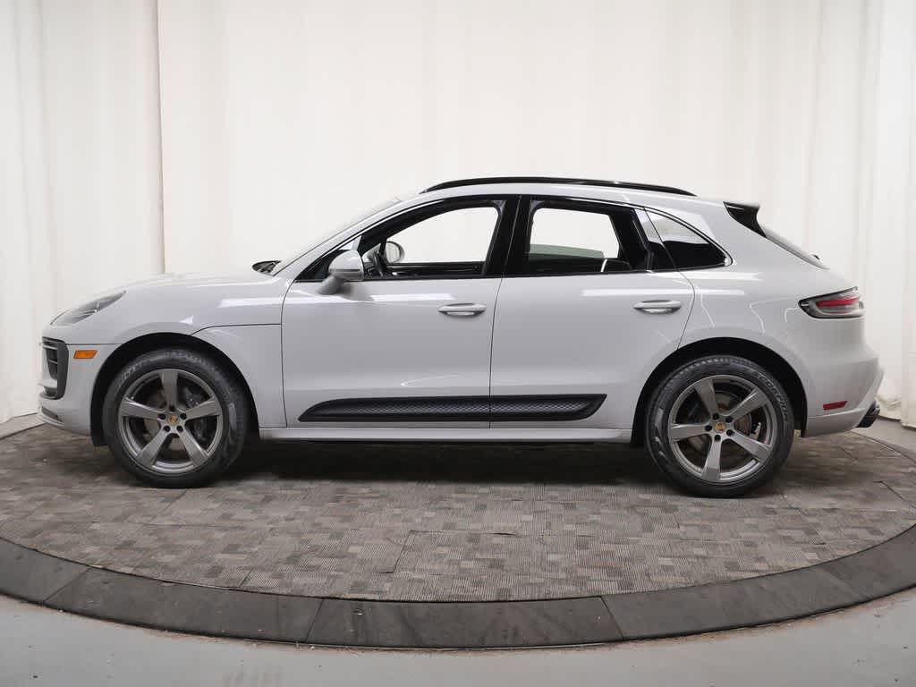 Thumbnail: 2023 Porsche Macan - 2