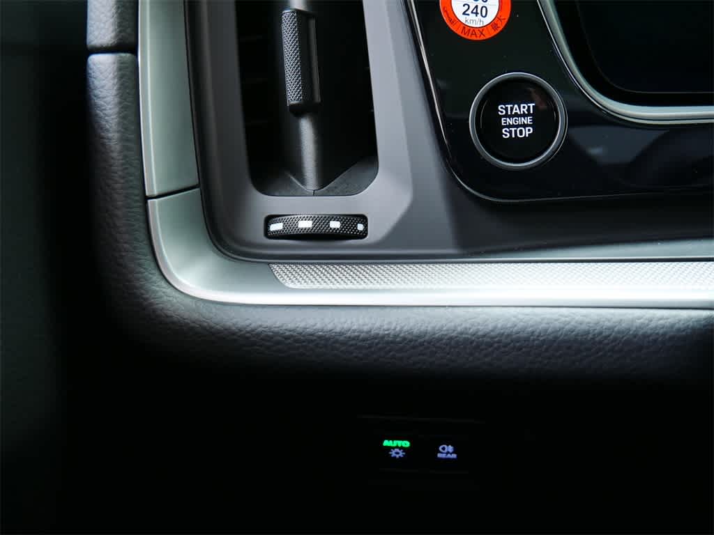 Thumbnail: 2026 Porsche Macan - 18