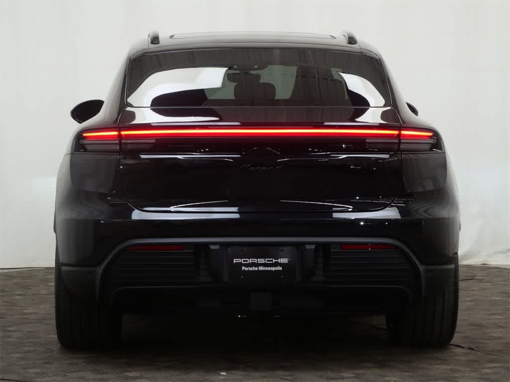 Thumbnail: 2026 Porsche Macan - 6