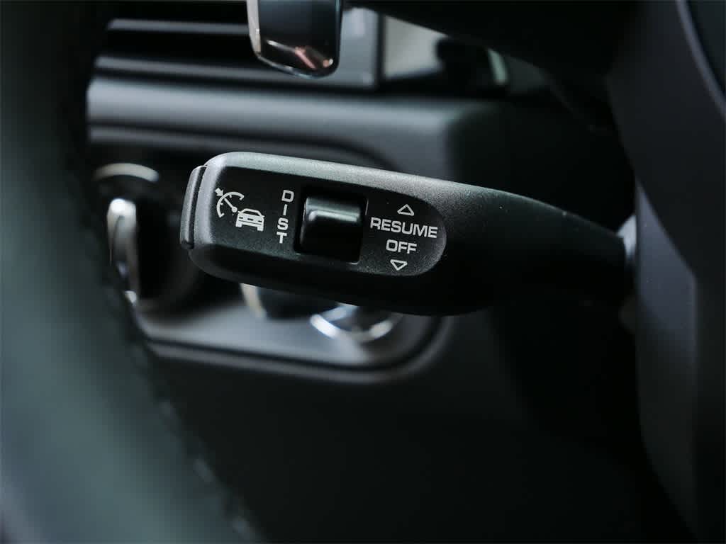 Thumbnail: 2026 Porsche Macan - 19