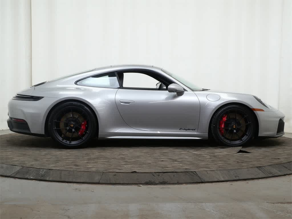 Thumbnail: 2026 Porsche 911 - 8