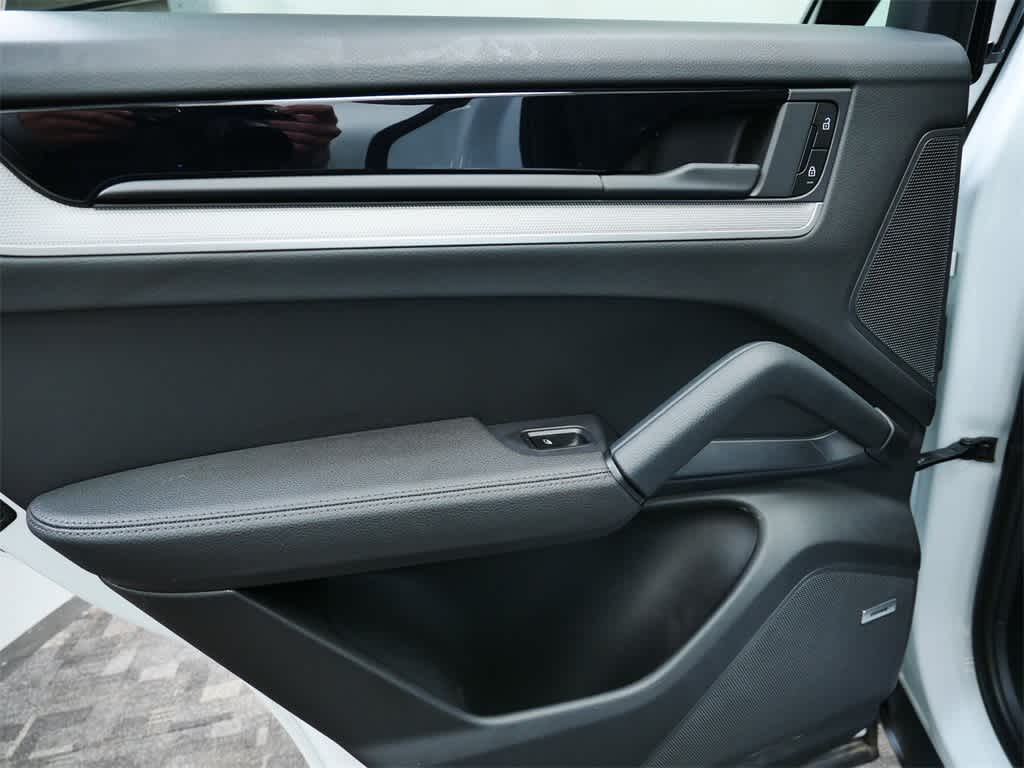 Thumbnail: 2025 Porsche Cayenne - 14