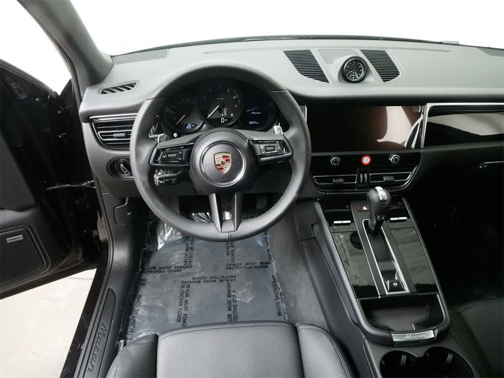 Thumbnail: 2025 Porsche Macan - 14