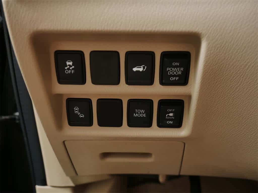 Thumbnail: 2015 Nissan Pathfinder - 17