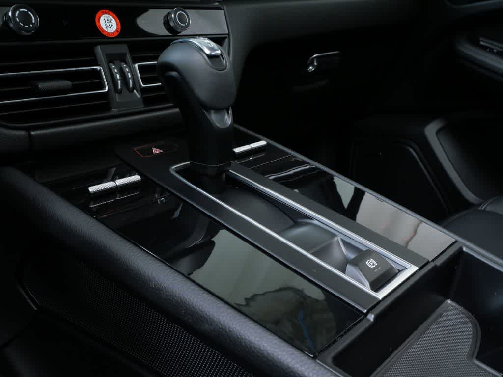 Thumbnail: 2025 Porsche Macan - 23