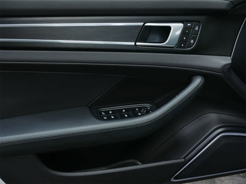 Thumbnail: 2023 Porsche Panamera - 11