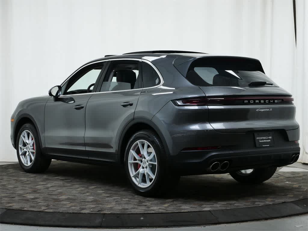 Thumbnail: 2026 Porsche Cayenne - 3