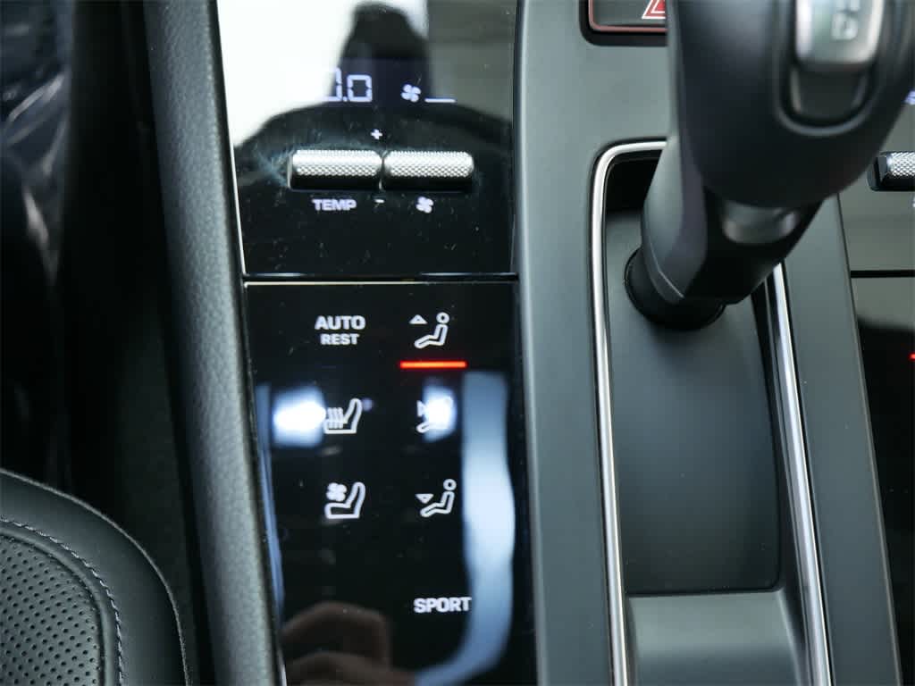 Thumbnail: 2025 Porsche Macan - 28