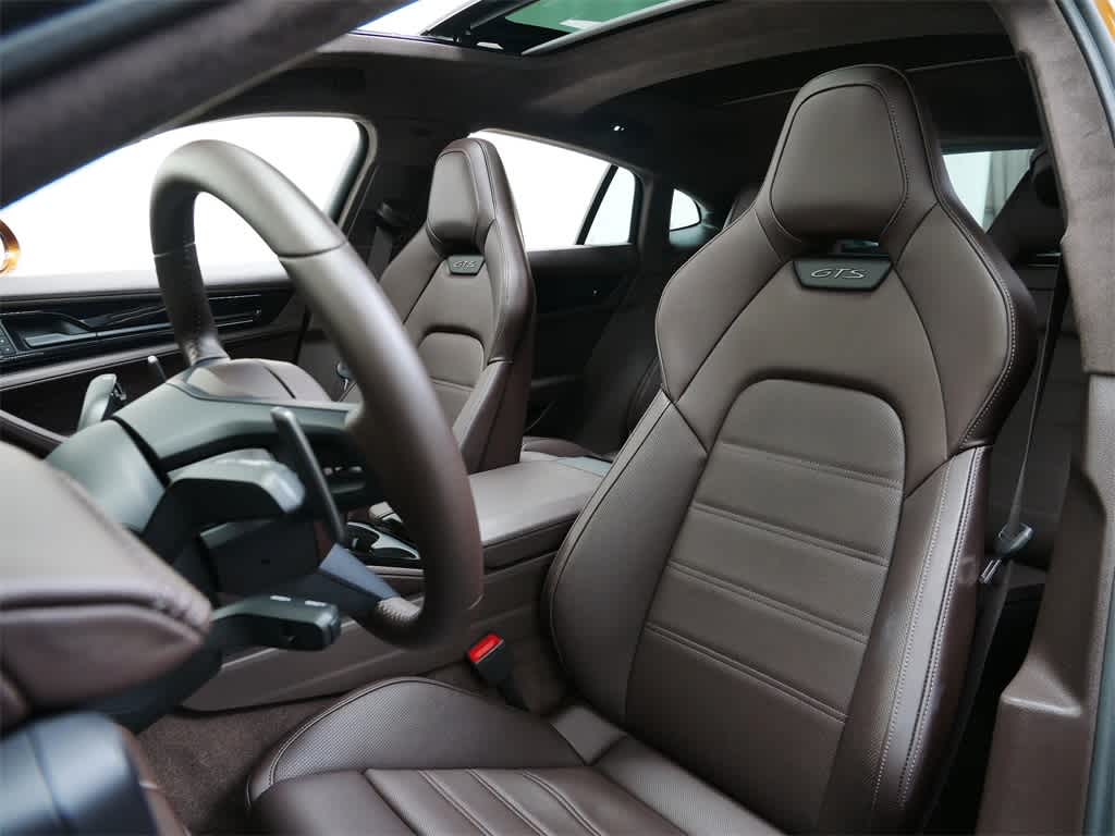 Thumbnail: 2025 Porsche Panamera - 5