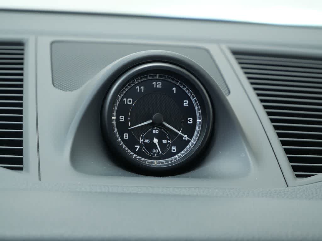 Thumbnail: 2025 Porsche Macan - 25