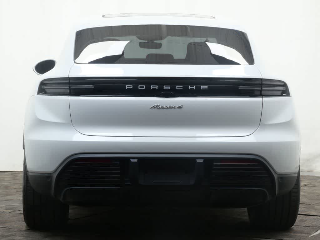 Thumbnail: 2024 Porsche Macan - 6