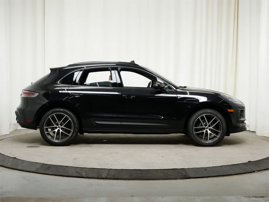 Thumbnail: 2025 Porsche Macan - 8