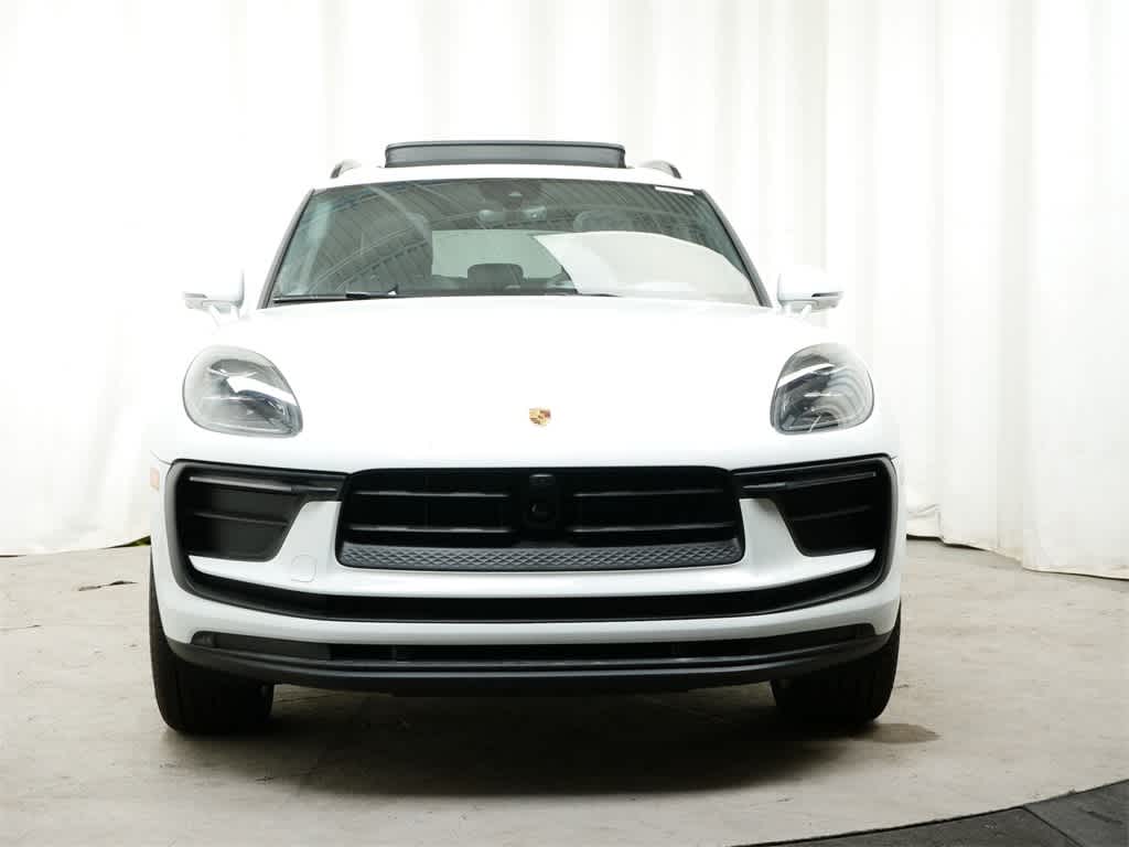 Thumbnail: 2025 Porsche Macan - 10