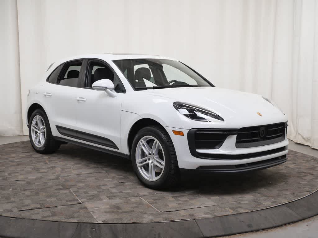 Thumbnail: 2024 Porsche Macan - 9